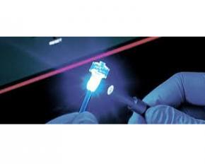 UV glue polymerization with UV light