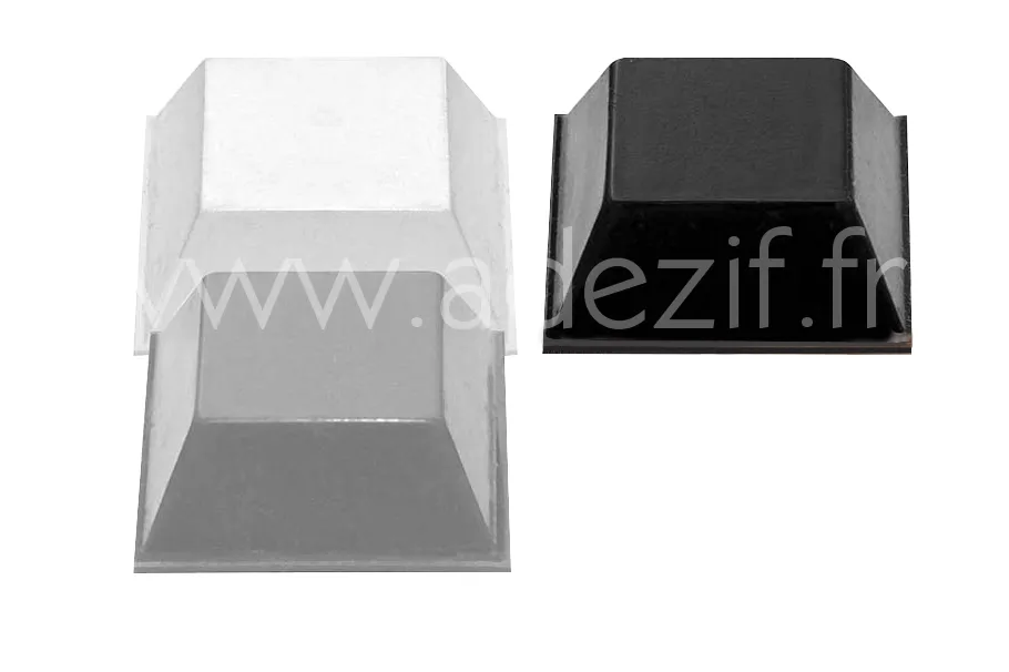 3M Bumpon SJ 5023 butée autocollante polyuréthane en forme de pyramide grise, blanche et noire
